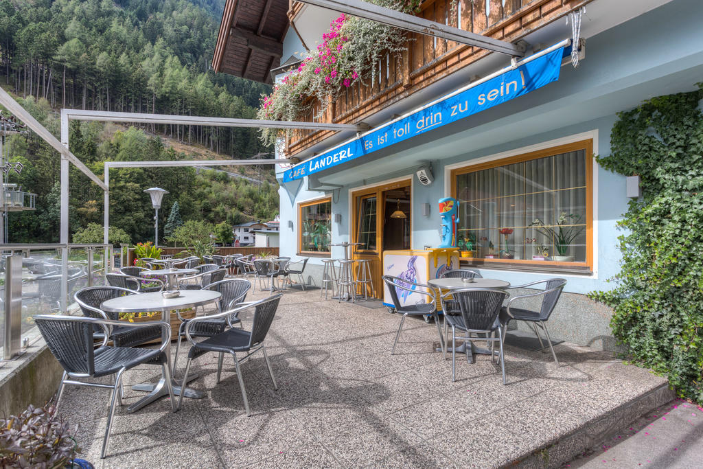 Hotel Café Landerl Matrei in Osttirol Exterior foto
