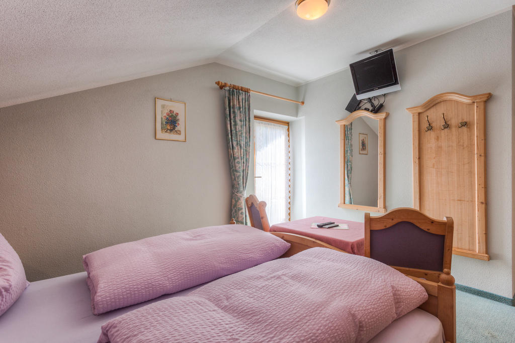 Hotel Café Landerl Matrei in Osttirol Habitación foto
